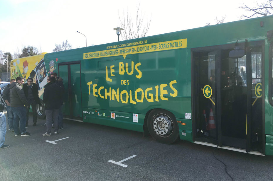Un Bus des technologies pour convertir les PMI normandes au numérique