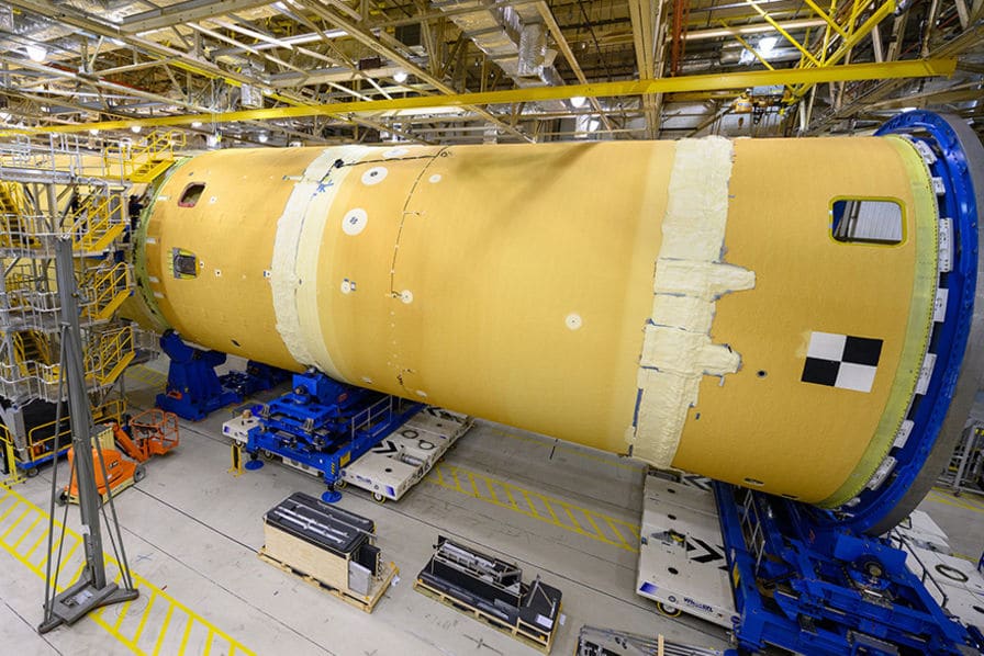 [Sortie d&rsquo;usine] La NASA et Boeing assemblent la fusée Space Launch System – Sortie d&rsquo;usine