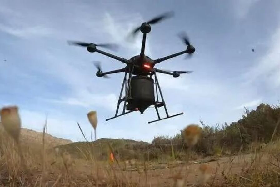 [L&rsquo;industrie c&rsquo;est fou] Ce drone peut planter jusqu&rsquo;à 40 000 graines par jour