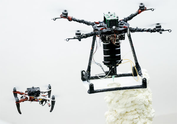 Des drones d&rsquo;impression 3D fonctionnent comme des abeilles pour construire et réparer des structures en vol