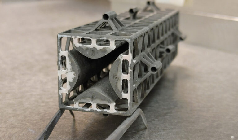 Un filtre de spectromètre de masse imprimé en 3D en quelques heures