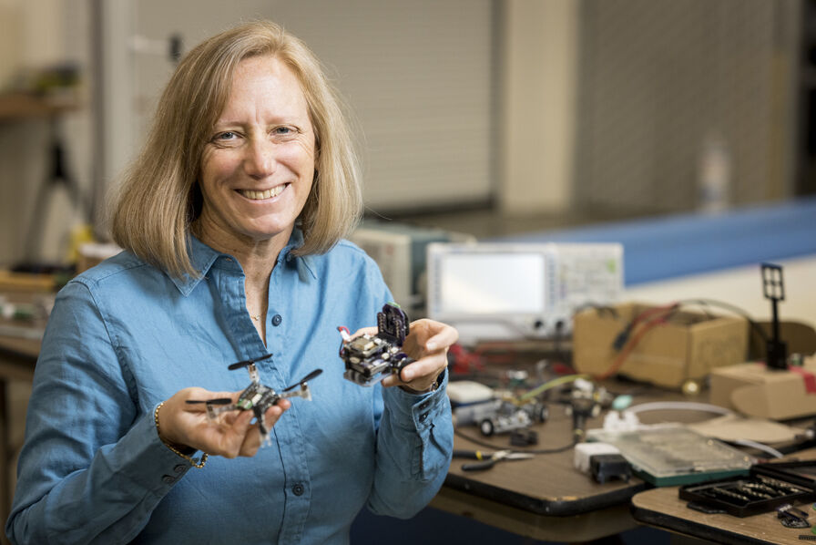 Aux Etats-Unis, un essaim d&rsquo;une centaine de véhicules autonomes contrôlé par… une seule personne