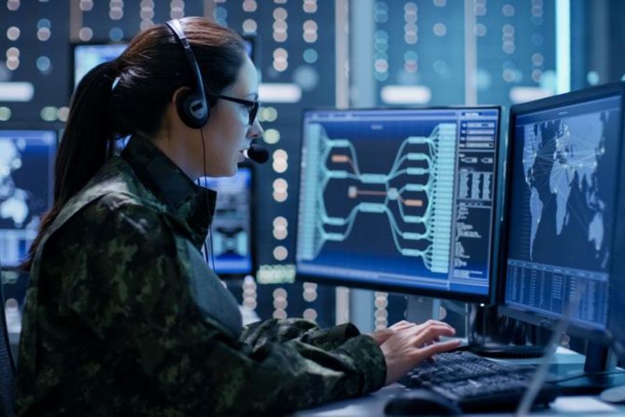 Amazon, Anthropic et Palantir s&rsquo;associent pour pousser le secteur de la défense à adopter l&rsquo;IA