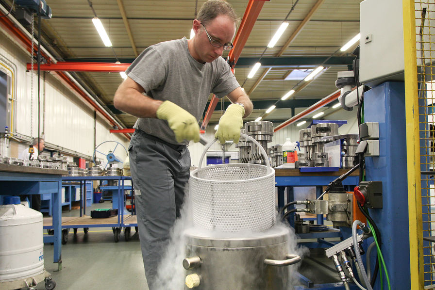 «Je ne vais pas fatiguer mes équipes à faire des plans A ou B» : Comment les industriels français s’adaptent au retour de Donald Trump