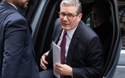 Les États-Unis doivent fournir un « filet de sécurité » à l’Ukraine, soutient Keir Starmer à Paris