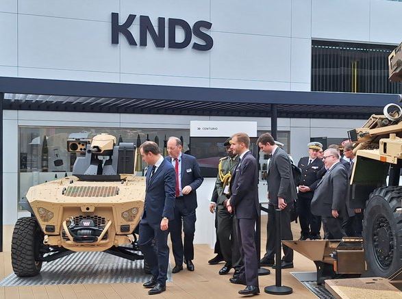 KNDS France a officiellement dévoilé le Centurio X-30, un nouveau robot armé d’un canon de 30 mm