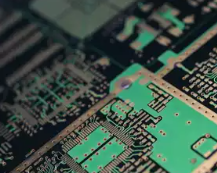 Protecno accompagne les grands donneurs d’ordres dans la miniaturisation hyperfréquence