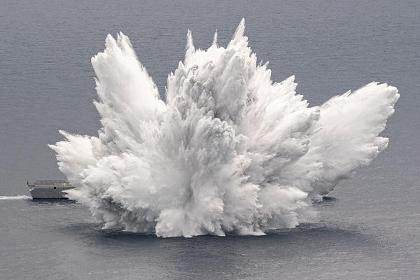 La Marine nationale a fait exploser une mine près de la frégate « Courbet » lors d’un « essai de choc »