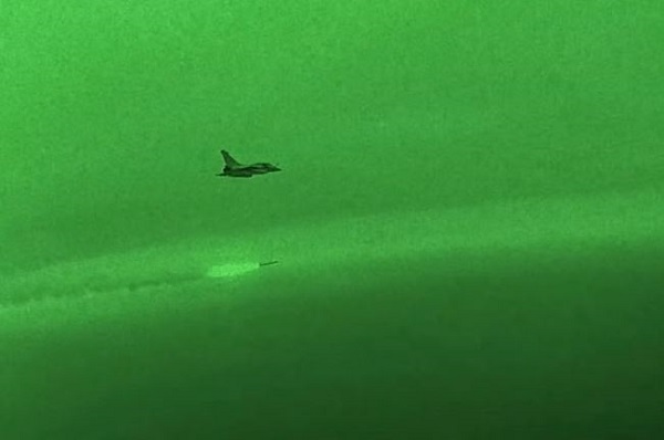 La Pologne serait prête à discuter de l’idée d’un « parapluie nucléaire » français