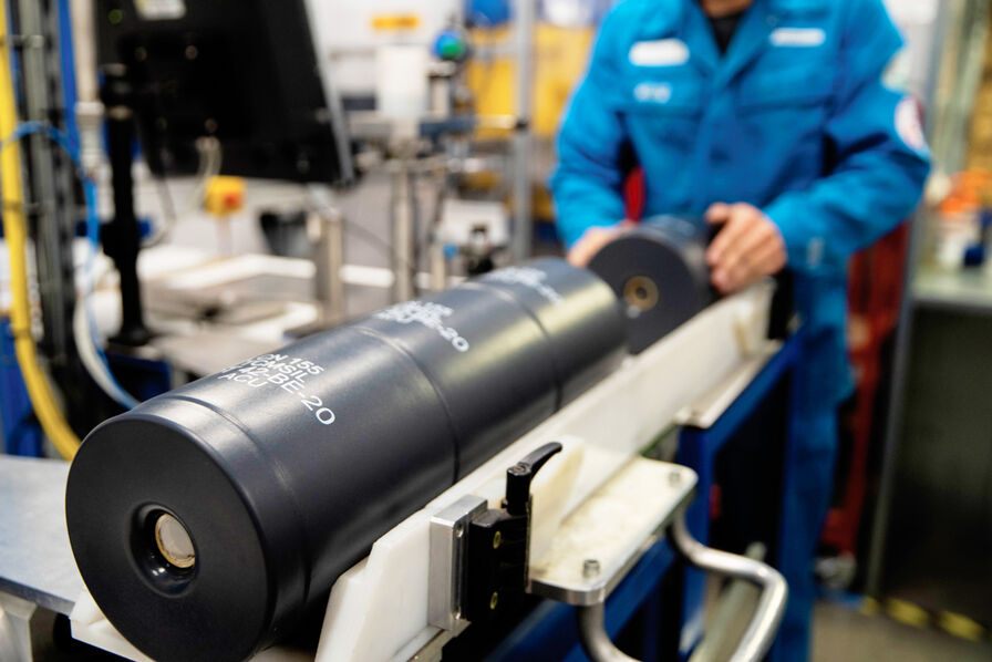 Trois ans après le lancement de l&rsquo;économie de guerre, les cadences des usines d&rsquo;armement remontent