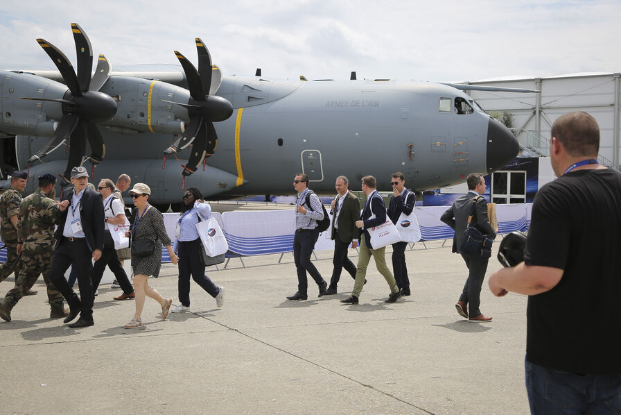 Salon du Bourget 2025 : Entre espionnage, débauchages et cyber-menaces, visiteurs et exposants doivent faire preuve de prudence