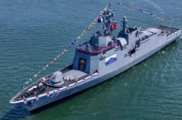 Le second « destroyer » destiné à la marine nord-coréenne a chaviré lors de sa mise à l’eau