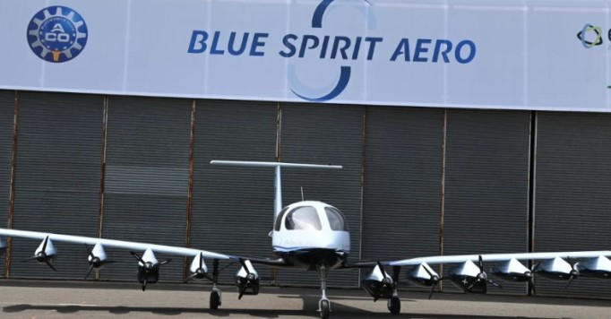 « Propre, silencieux, durable » : Blue Spirit Aero présente son avion à hydrogène au Mans